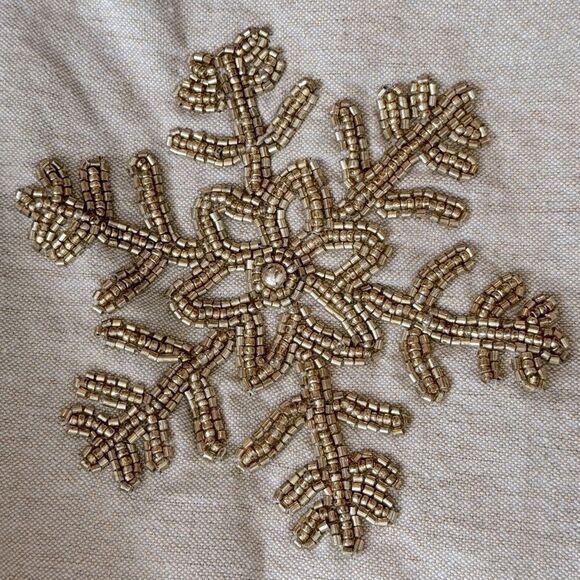 CYNTHIA ROWLEY New York Beige Gold Bead Snowflakes Christmas Tree Skirt 50” NWT - Picture 3 of 10